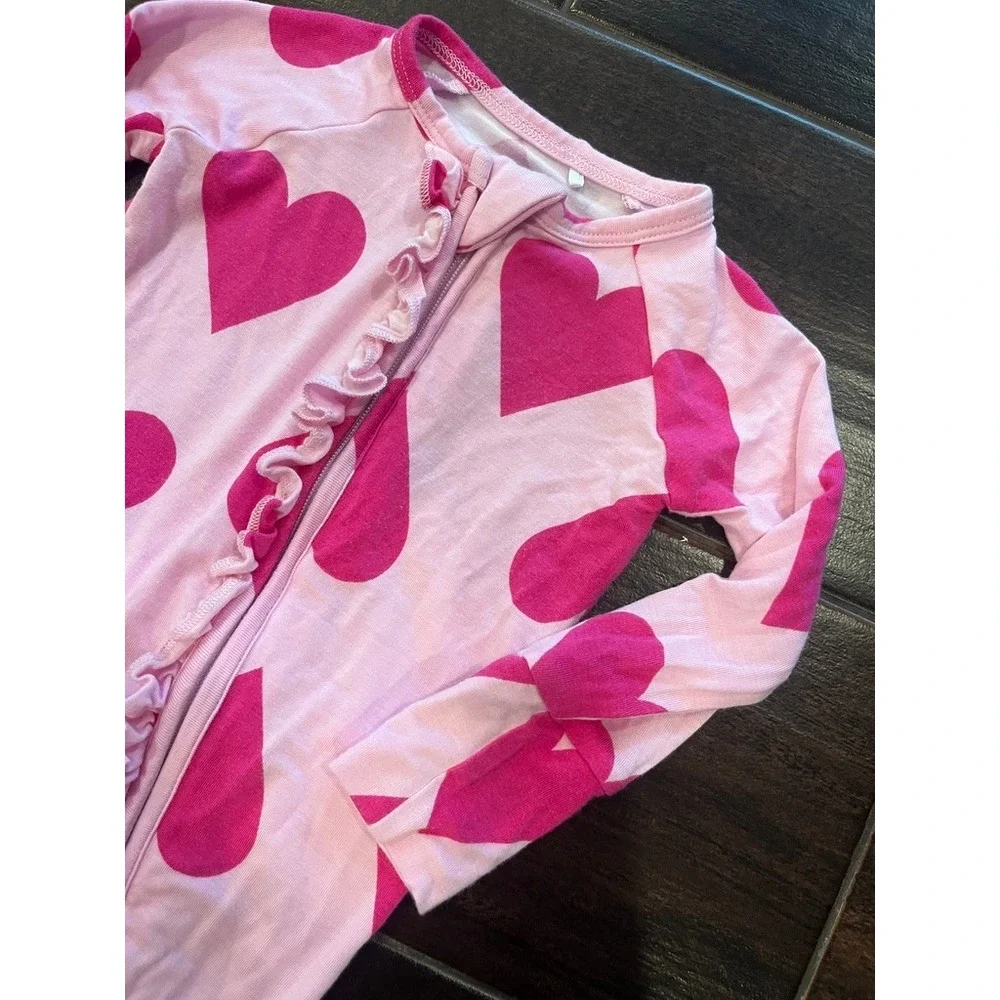 Bums & Roses Pink Heart Bamboo Viscose Ruffle Zipper Footie Sleeper 9-12 Months - Picture 1 of 4